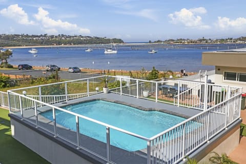 Lake view, Swimming pool