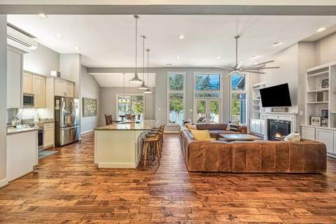 Silver Sands House in Lake Anna