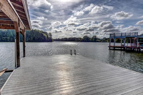 Fancy Free House in Lake Anna