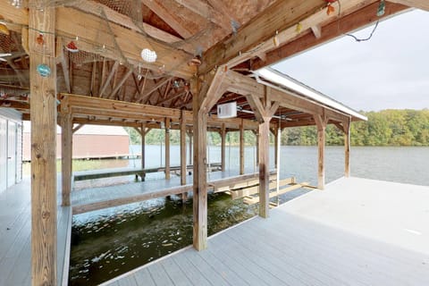 Fancy Free House in Lake Anna