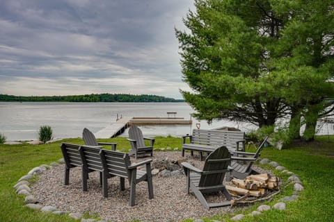 Island View I House in Wisconsin