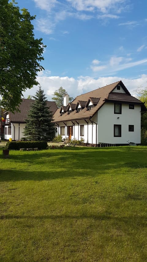 Facade/entrance, Garden view