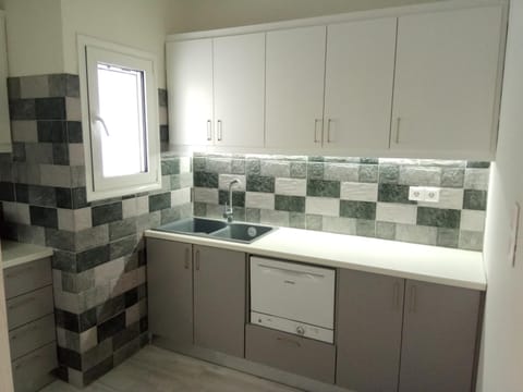 Spring, Day, Activities, Winter, Summer, Coffee/tea facilities, Kitchen or kitchenette, Other, Other, Photo of the whole room, Decorative detail, Decorative detail, Seating area, Dining area, Autumn, On site, Area and facilities, Seasons