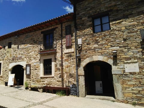 Property building, Facade/entrance, Spring, Off site, Summer