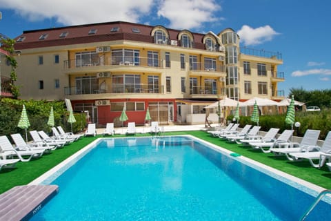 Property building, Swimming pool