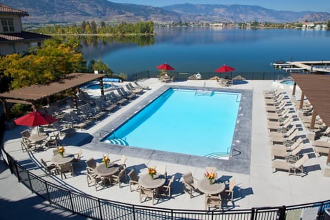View (from property/room), Swimming pool, Swimming pool