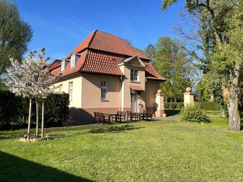 Property building, Facade/entrance, Spring, Natural landscape, Garden, Garden view