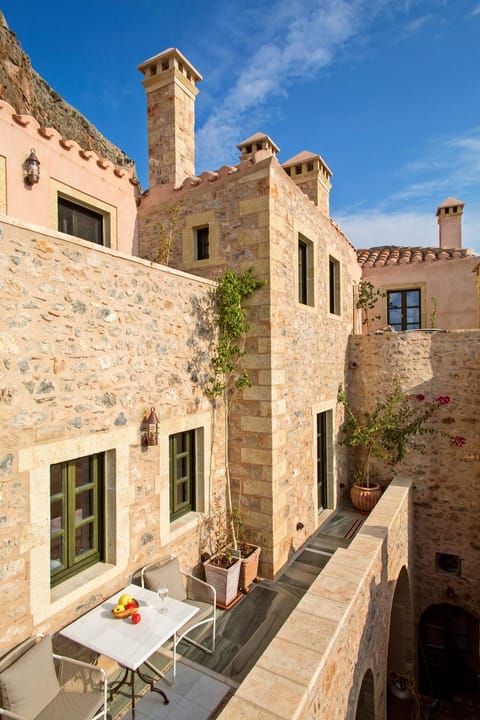 Patio, Day