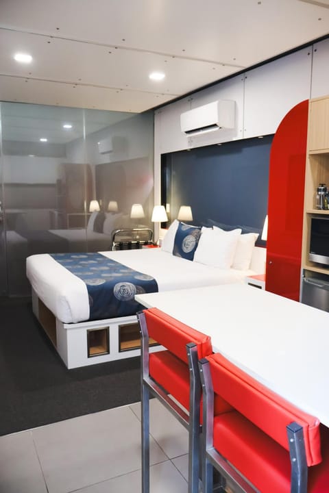 Bed, Kitchen or kitchenette, Photo of the whole room, air conditioner