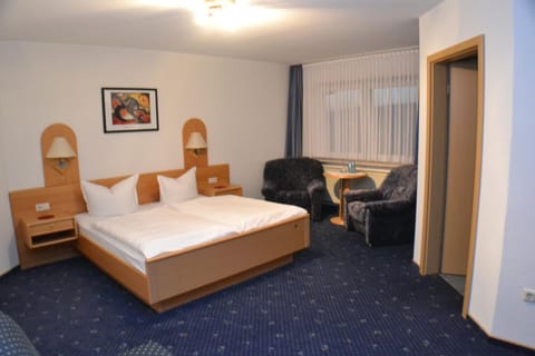 Photo of the whole room, Seating area