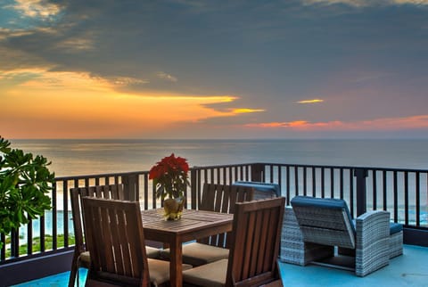 View (from property/room), Balcony/Terrace, Lounge or bar, Sea view