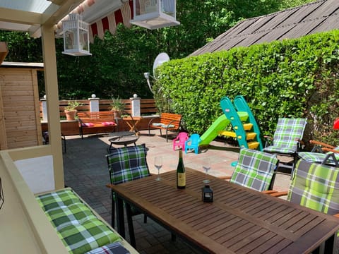 Patio, BBQ facilities, Balcony/Terrace
