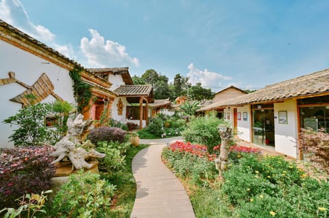 Property building, Spring, Day, Garden, Garden view