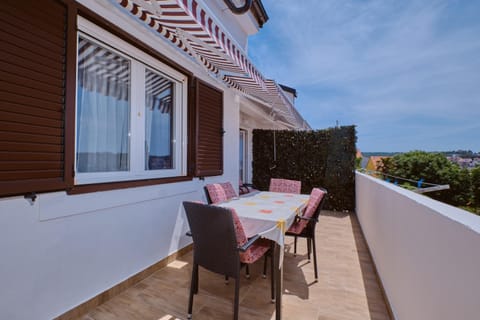 Property building, View (from property/room), Balcony/Terrace