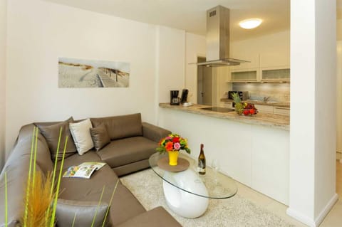 Kitchen or kitchenette, Living room, Seating area