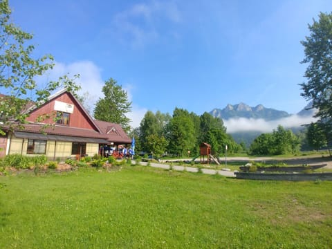Property building, Garden, City view, Garden view, Location