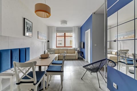 Photo of the whole room, Decorative detail, Dining area, Bedroom, Area and facilities