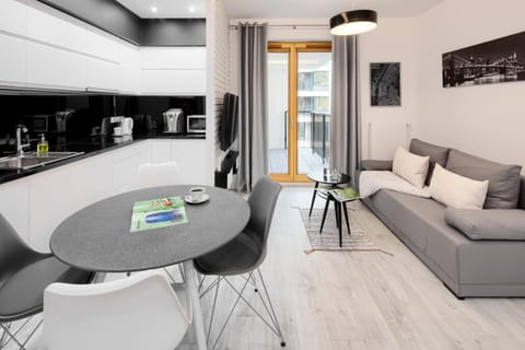 TV and multimedia, Balcony/Terrace, Kitchen or kitchenette, Living room, Seating area, Dining area