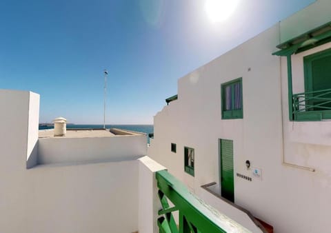 View (from property/room), Balcony/Terrace, Beach, internet, towels, air conditioner