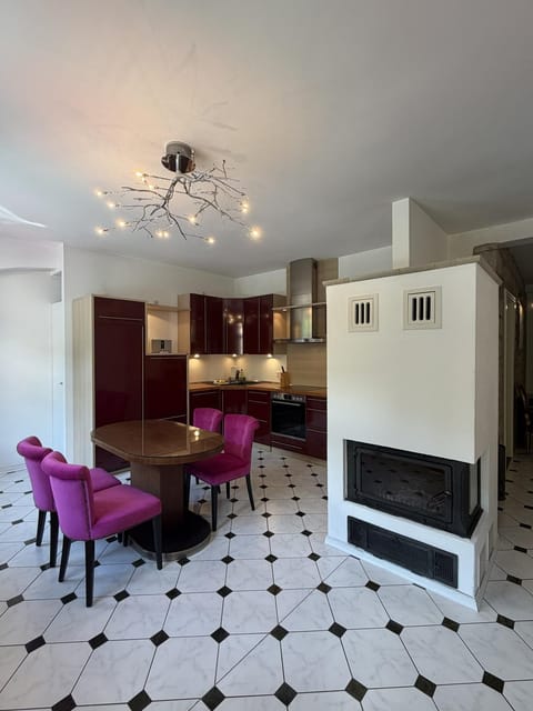 Dining area, kitchen