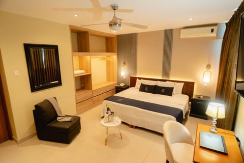 Photo of the whole room, Seating area, Bedroom