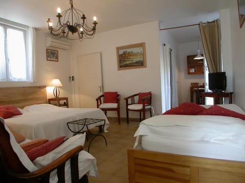 Les Studios de la Madeleine Apartment in Avignon