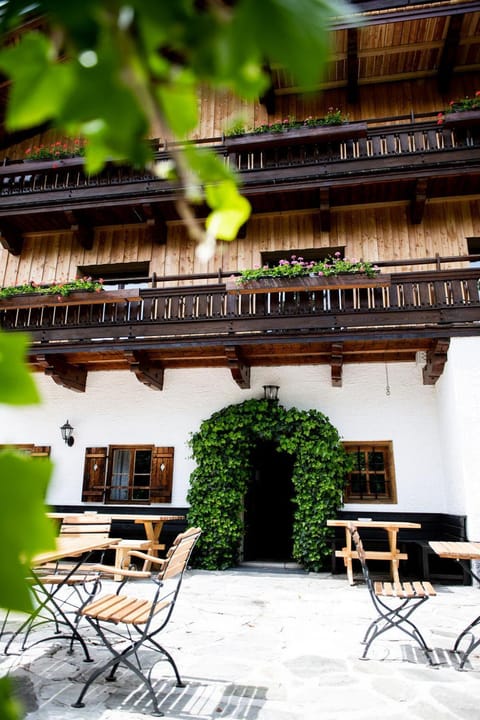 Property building, Internal: Not applicable to any particular room