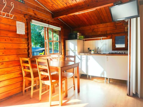 TV and multimedia, Kitchen or kitchenette, Dining area