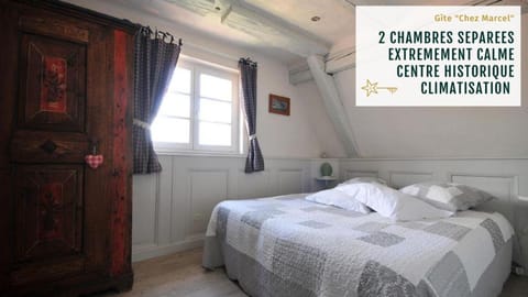 Bed, Photo of the whole room, Bedroom, air conditioner