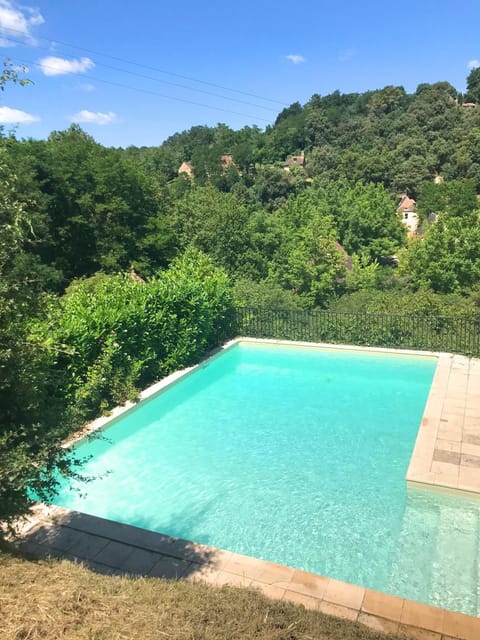 Swimming pool, Swimming pool
