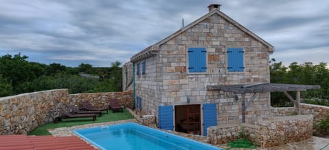 Mala Villa- private heated pool Villa in Novalja