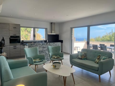 Living room, Sea view