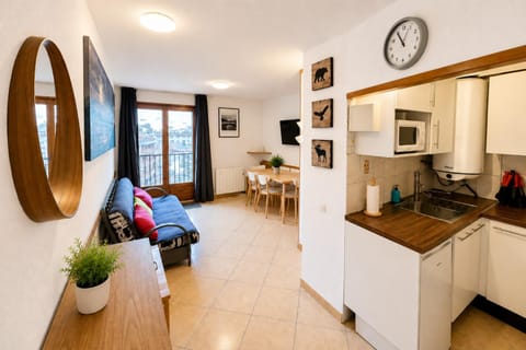 Kitchen or kitchenette, Living room, Dining area
