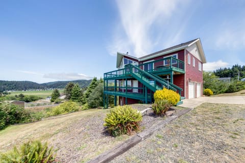 Romantic Views 4 Miles House in Pacific City