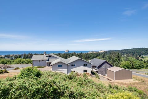 Romantic Views 4 Miles House in Pacific City