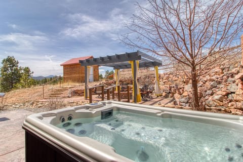 Mills Ranch House in Woodland Park