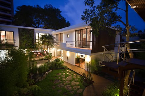 Communal lounge/ TV room, Facade/entrance, Garden, Business facilities