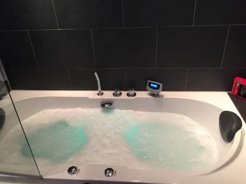 Hot Tub, Bathroom, Bath