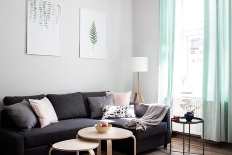 Living room, Seating area