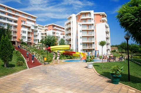 Facade/entrance, Swimming pool, Swimming pool