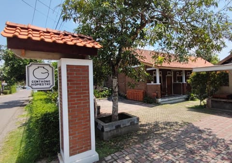Property building, Logo/Certificate/Sign, Street view