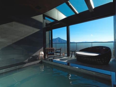 Bathroom, Balcony/Terrace