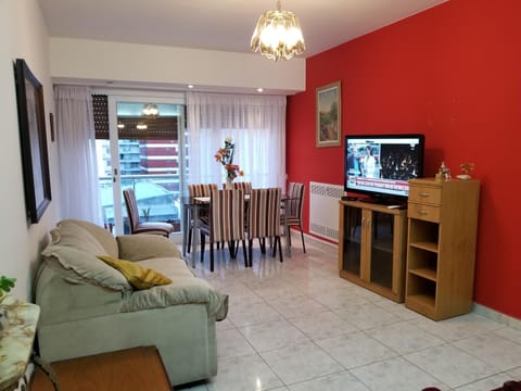 TV and multimedia, Seating area, Dining area