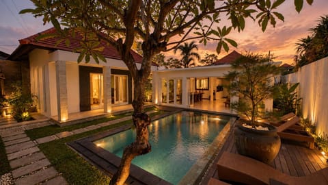 View (from property/room), Pool view, Swimming pool, Swimming pool