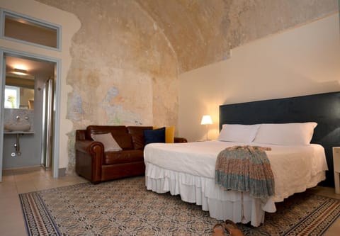 Bed, Photo of the whole room, Decorative detail, Bedroom
