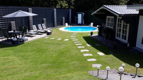 Garden, Swimming pool