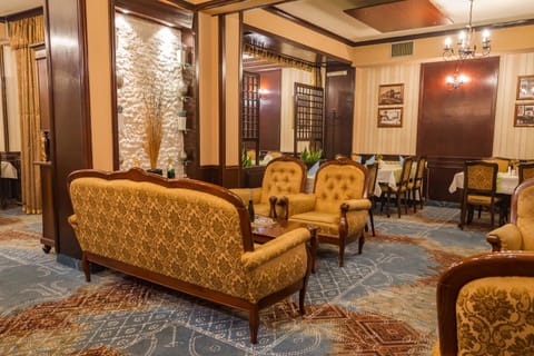 Restaurant/places to eat, Lobby or reception, Seating area