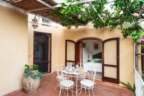Casa Claudius Positano - sea view, peaceful outdoor private garden House in Positano