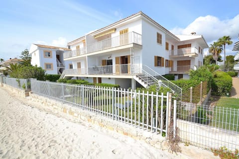 Property building, Facade/entrance, Off site