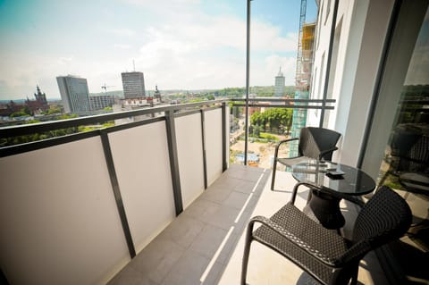 Balcony/Terrace, Seating area, City view